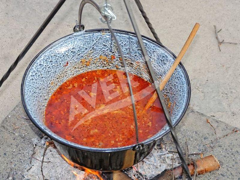 14 l Emailitud katel Gulash